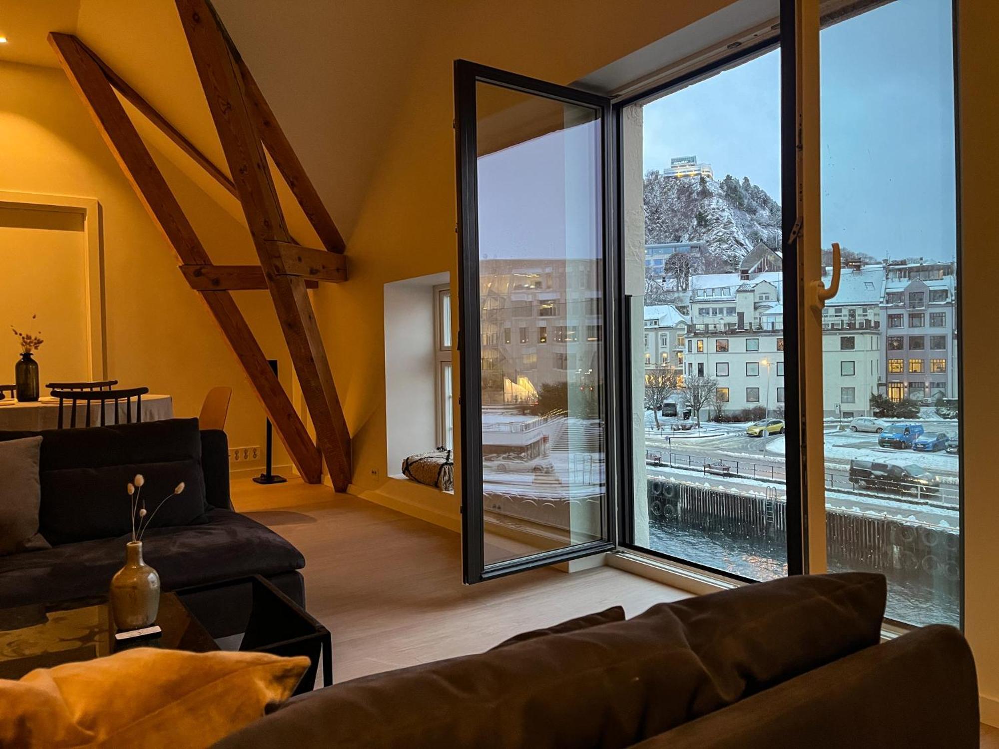 Apartment Marina Luxe - Two Bedrooms, High-end, Iconic Location & Private Parking