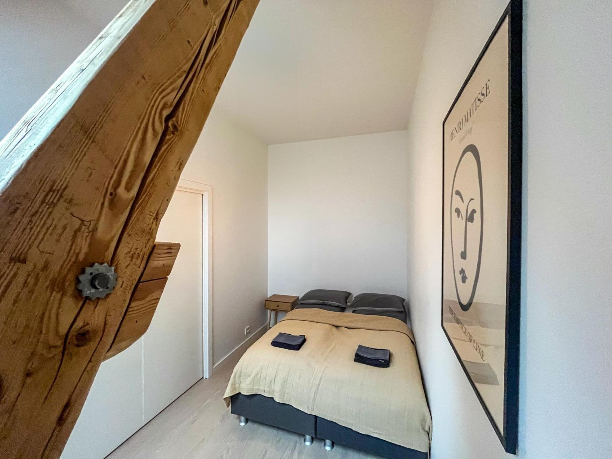 Marina Luxe - Two Bedrooms, High-end, Iconic Location & Private Parking Apartment