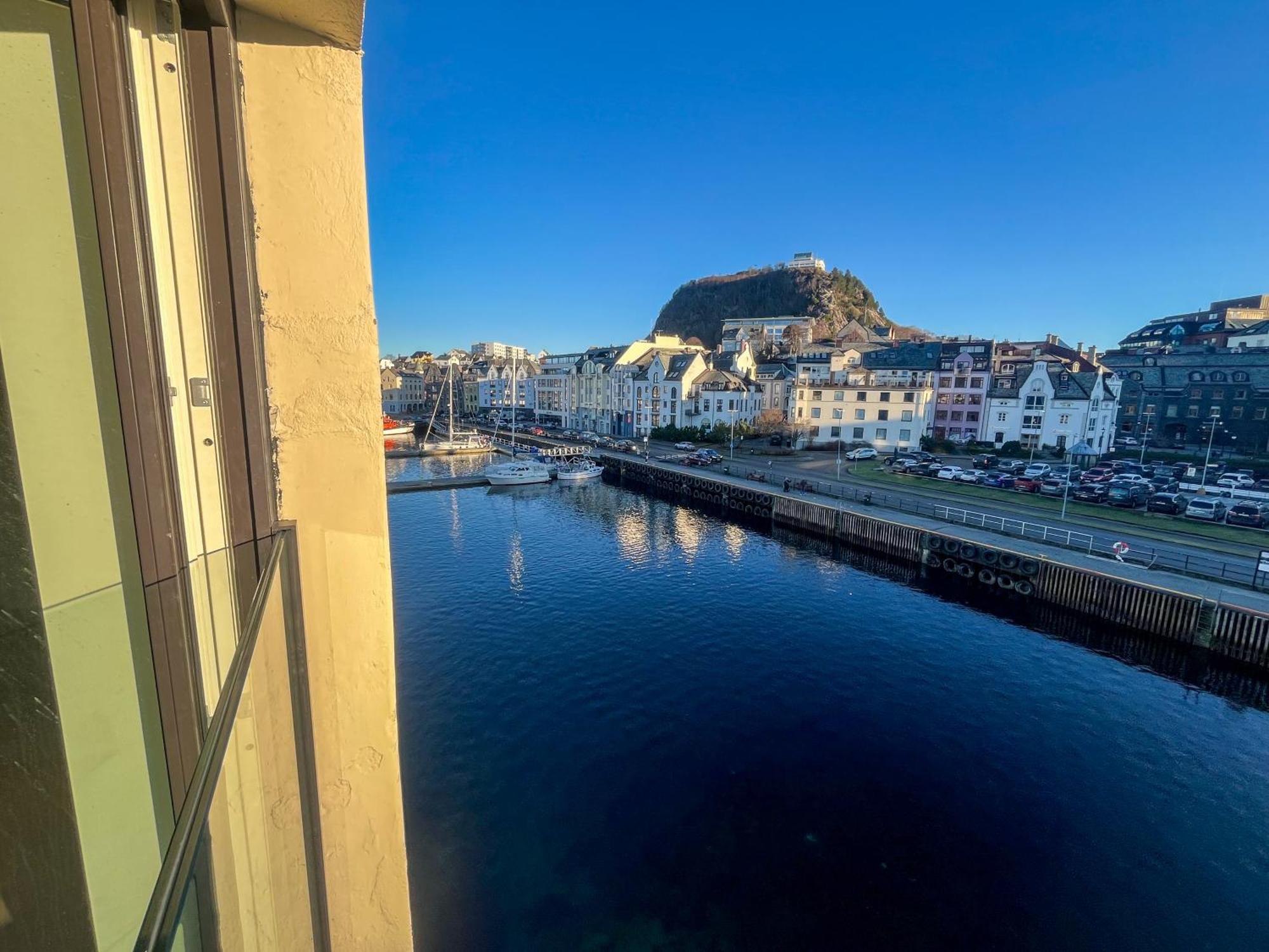 Apartment Marina Luxe - Two Bedrooms, High-end, Iconic Location & Private Parking *